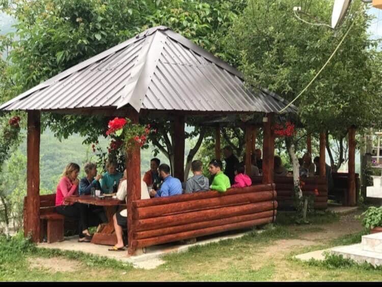 Dedushi Guesthouse &Wood Cabins-Camping Place Gusinje Экстерьер фото