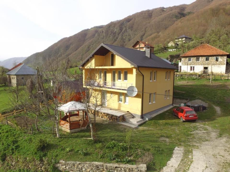 Dedushi Guesthouse &Wood Cabins-Camping Place Gusinje Экстерьер фото