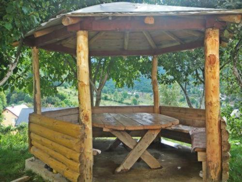 Dedushi Guesthouse &Wood Cabins-Camping Place Gusinje Экстерьер фото