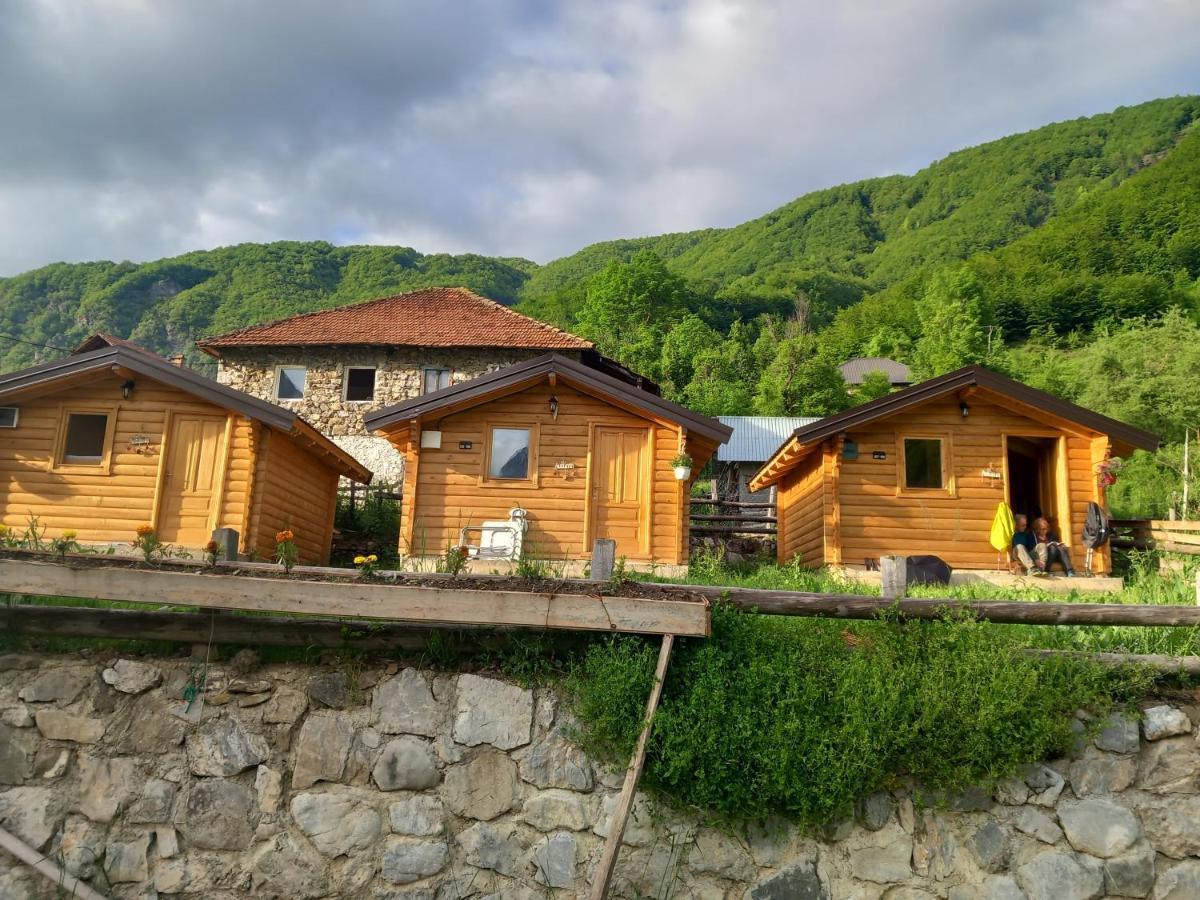 Dedushi Guesthouse &Wood Cabins-Camping Place Gusinje Экстерьер фото